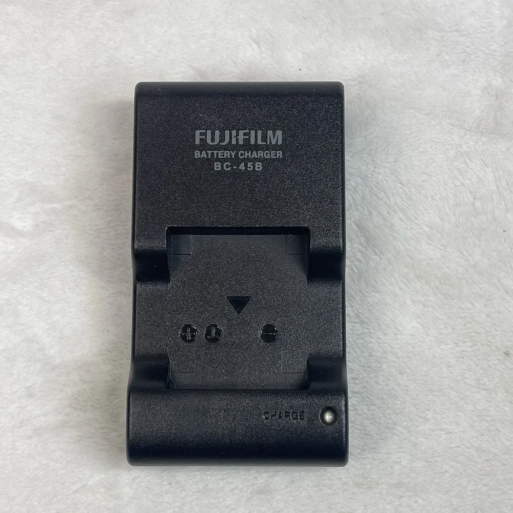 Fujifilm FinePix Z90 Red Digital Camera Bundle Case Charger Battery Card Tested